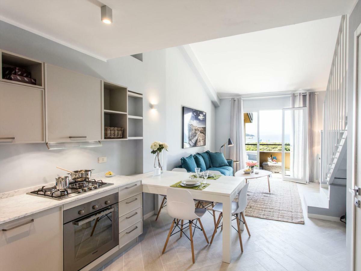 Punta Ala Sea View Apartments מראה חיצוני תמונה
